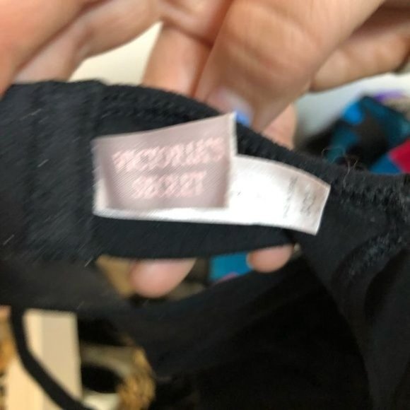 VICTORIA SECRET Underwire Unlined Padless Bra Size 34E 34DD - Picture 6 of 8